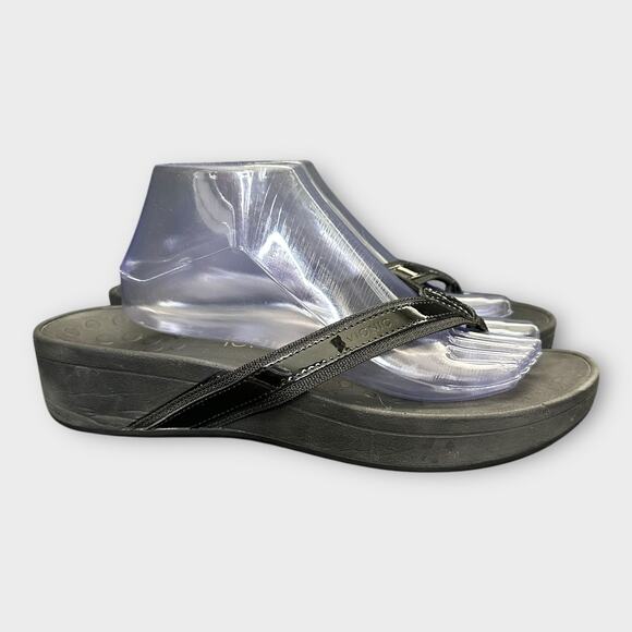 Vionic Womens size 11 High Tide Black Patent Leather Thong Sandals tvw4895 - Picture 1 of 7